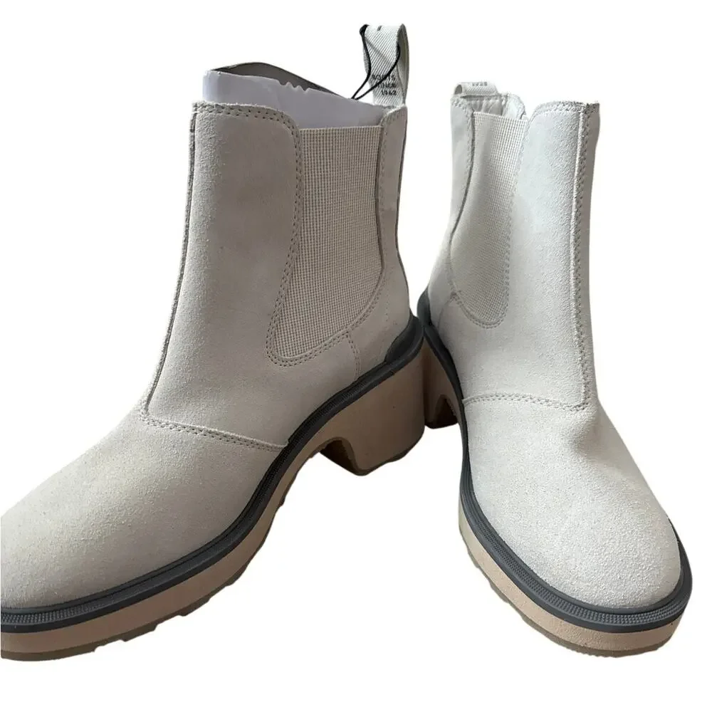 Sorel Hi-line Waterproof Chelsea Boot in Chalk / Ceramic Size 8.5